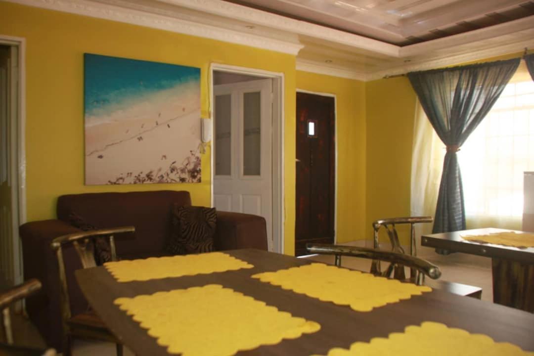 Mathlyn Guesthouse ハボローネ エクステリア 写真