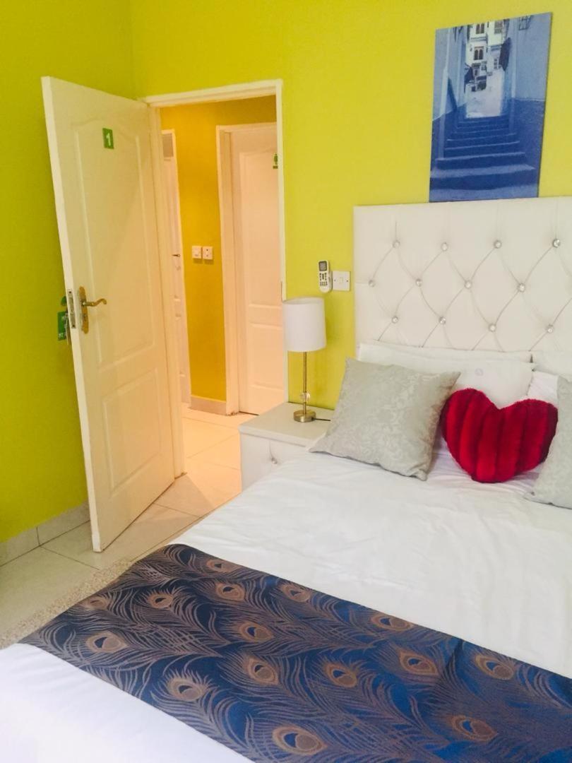 Mathlyn Guesthouse ハボローネ エクステリア 写真
