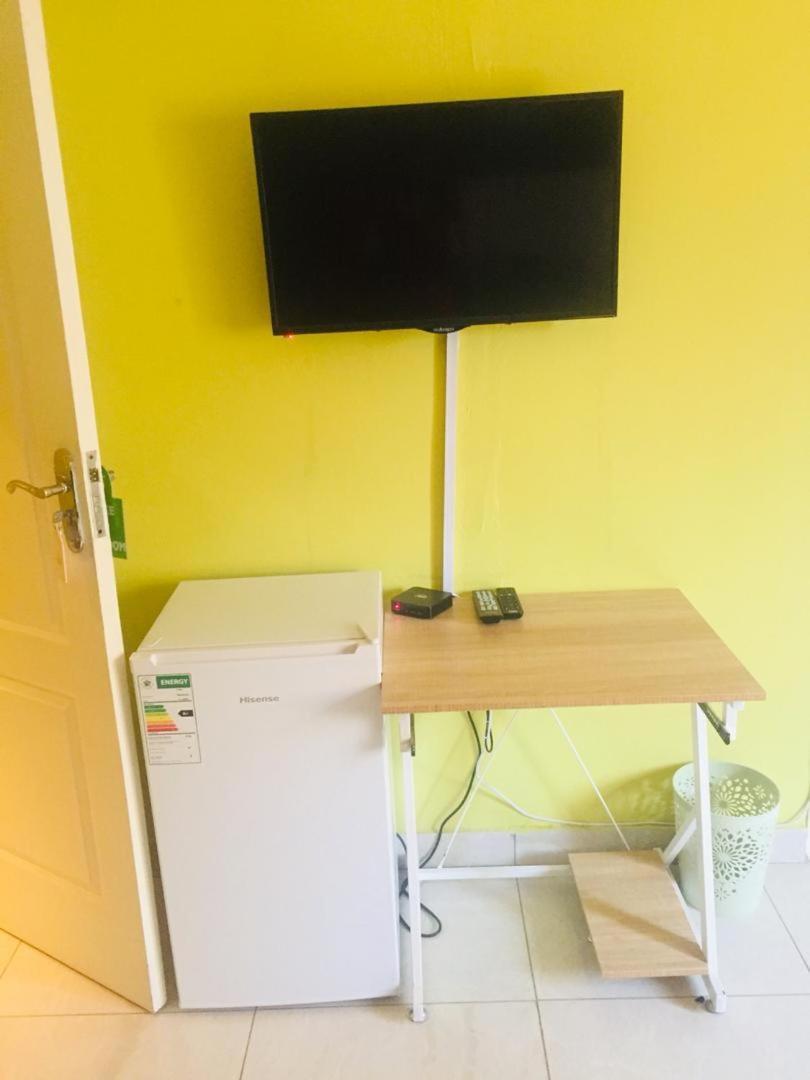 Mathlyn Guesthouse ハボローネ エクステリア 写真