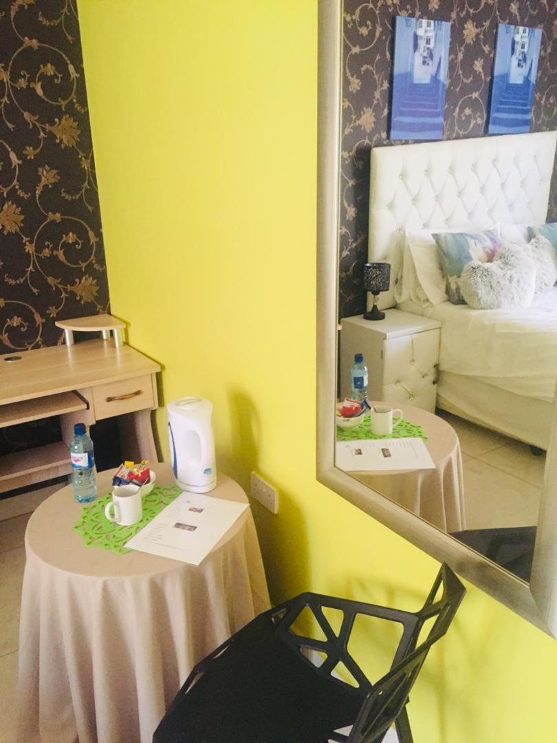 Mathlyn Guesthouse ハボローネ エクステリア 写真